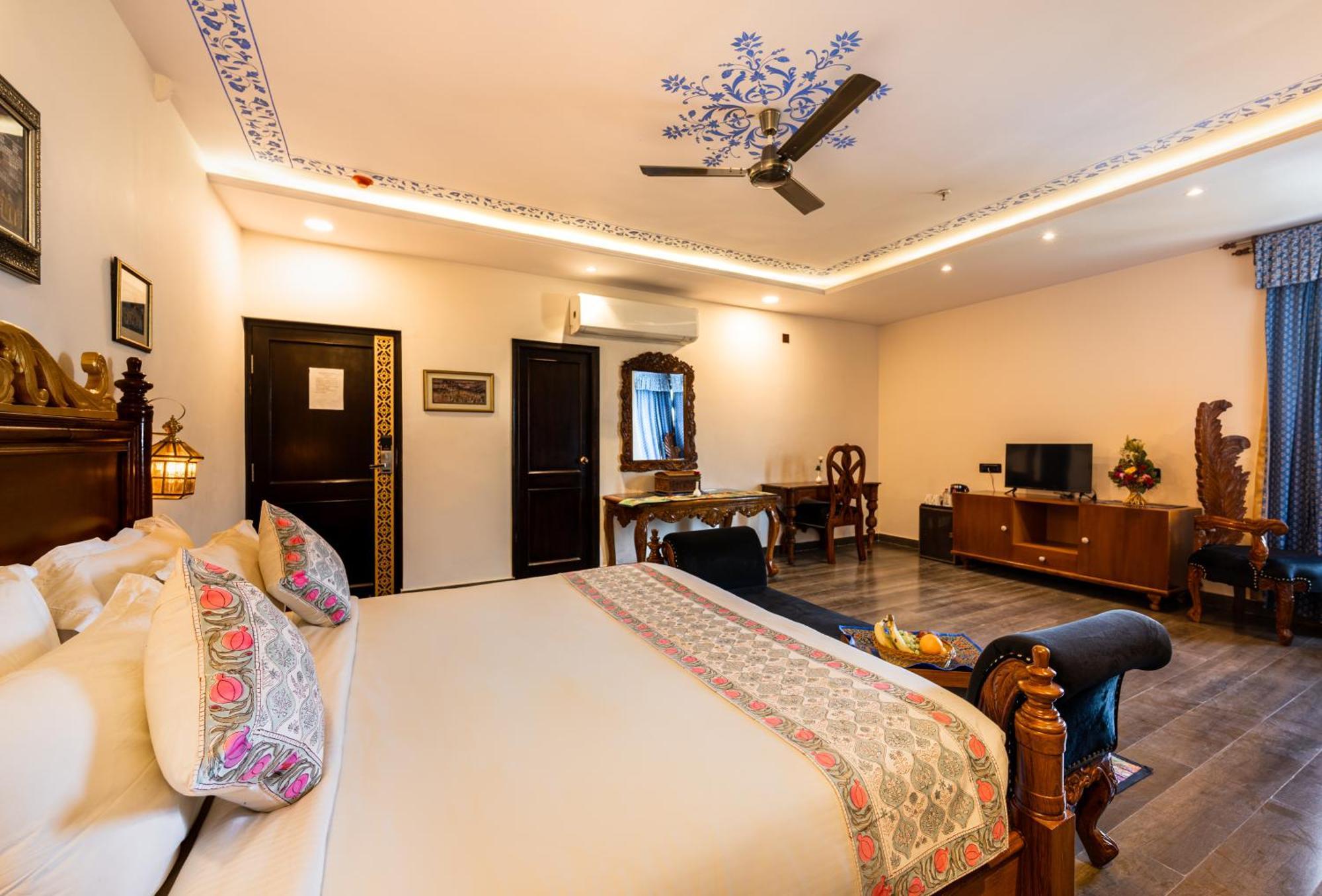 The Chronicles - Near The Lake Pichola อุเดเปอร์ ภายนอก รูปภาพ