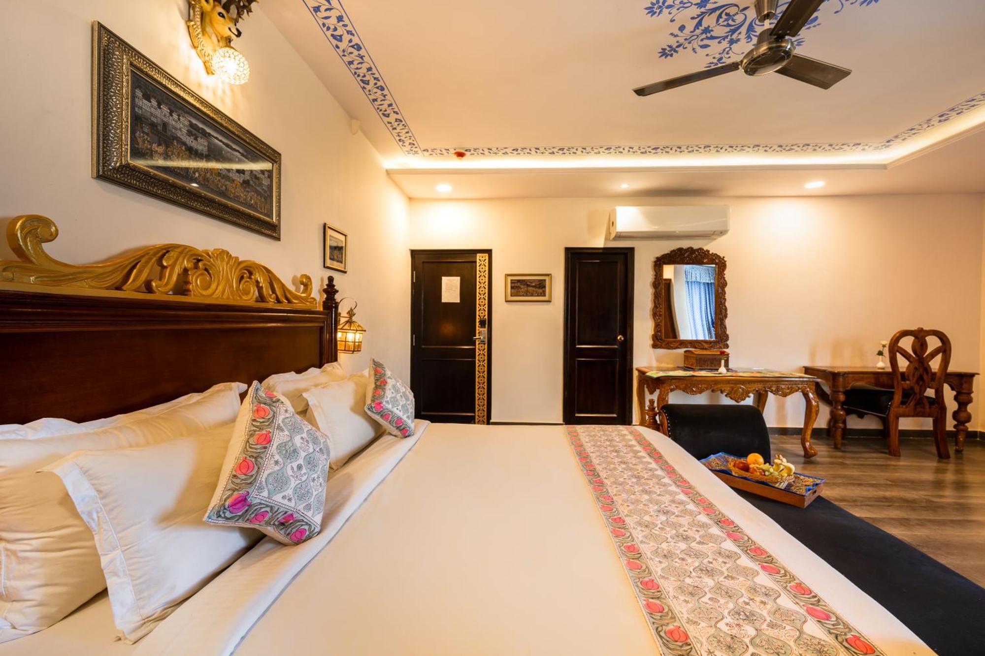 The Chronicles - Near The Lake Pichola อุเดเปอร์ ภายนอก รูปภาพ