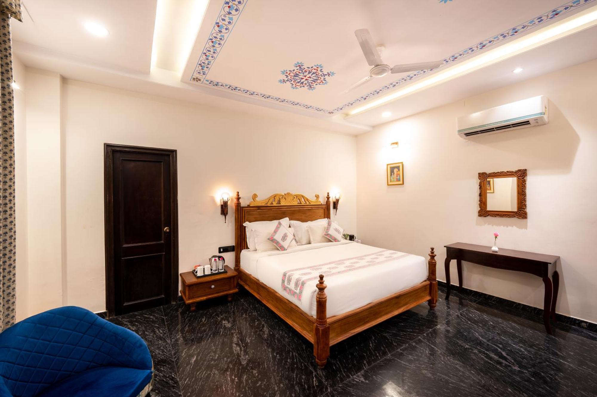 The Chronicles - Near The Lake Pichola อุเดเปอร์ ภายนอก รูปภาพ