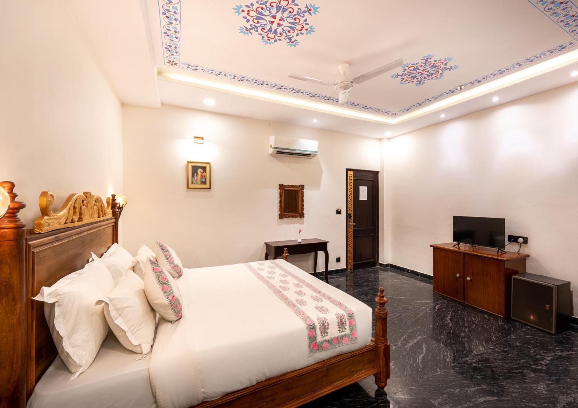 The Chronicles - Near The Lake Pichola อุเดเปอร์ ภายนอก รูปภาพ