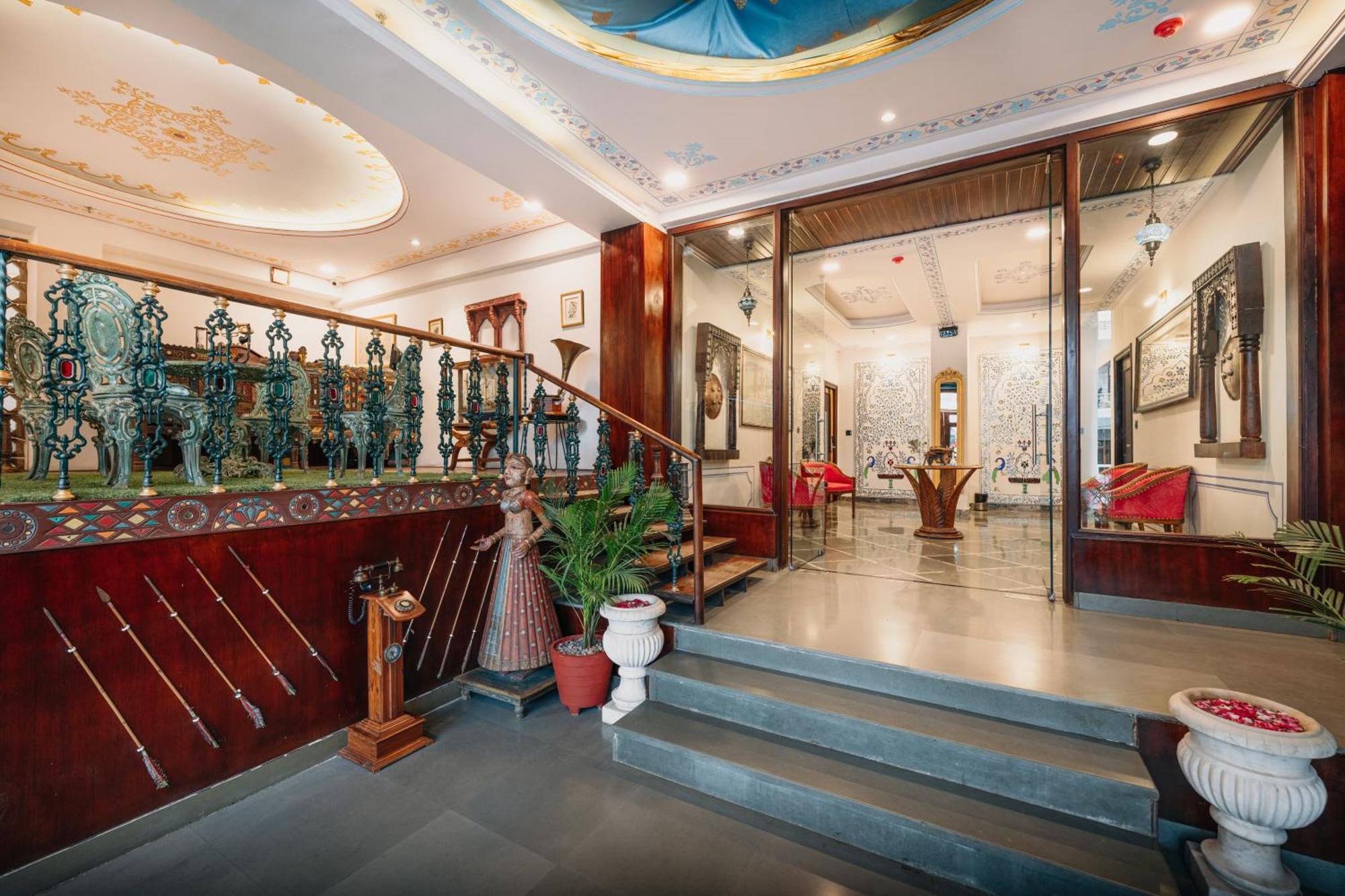 The Chronicles - Near The Lake Pichola อุเดเปอร์ ภายนอก รูปภาพ